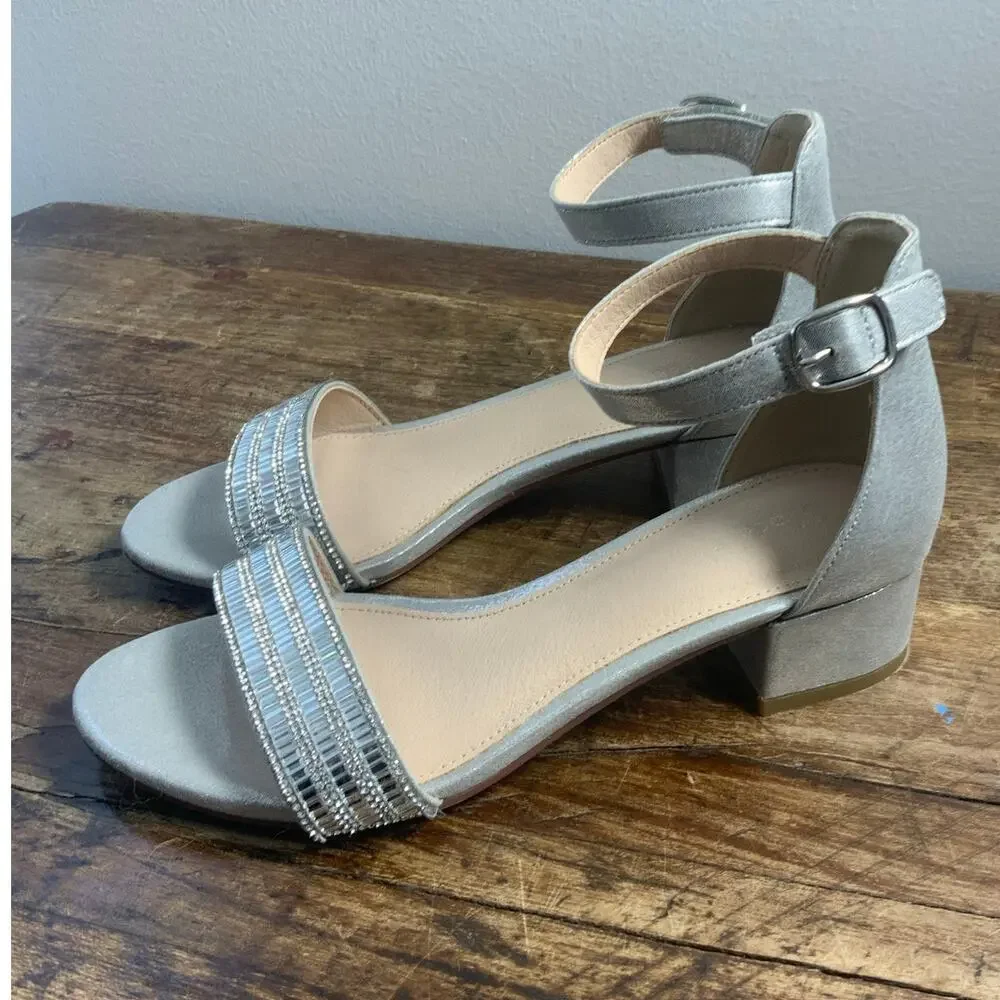 Cupcake Couture Silver Girls Heels dress shoes‎ size 3
